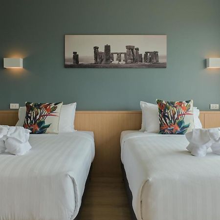 Le Lert Hotel Ratchaburi Bagian luar foto