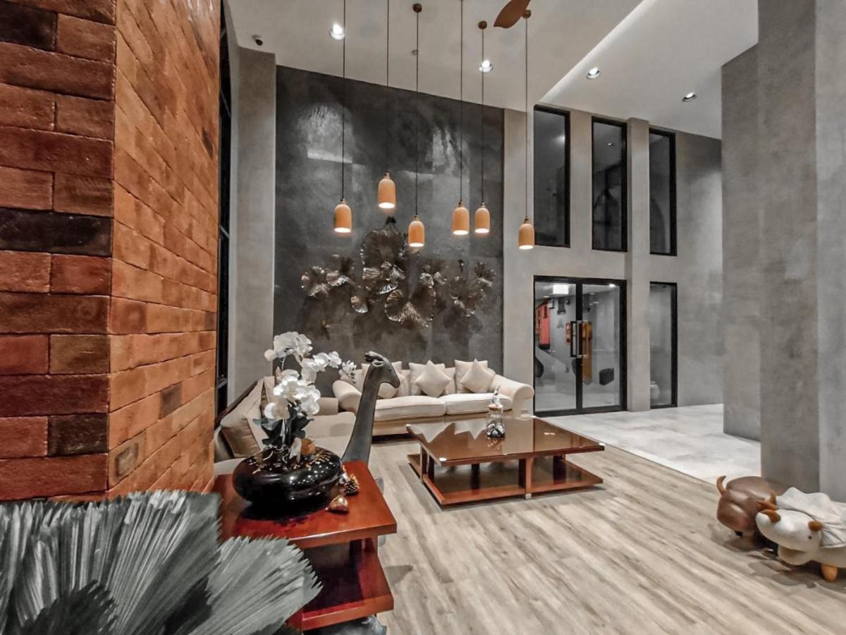 Le Lert Hotel Ratchaburi Bagian luar foto