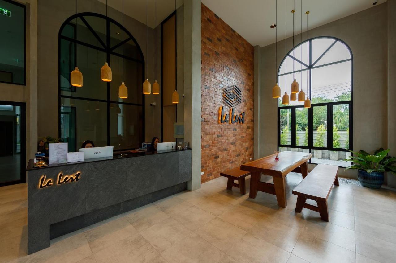 Le Lert Hotel Ratchaburi Bagian luar foto