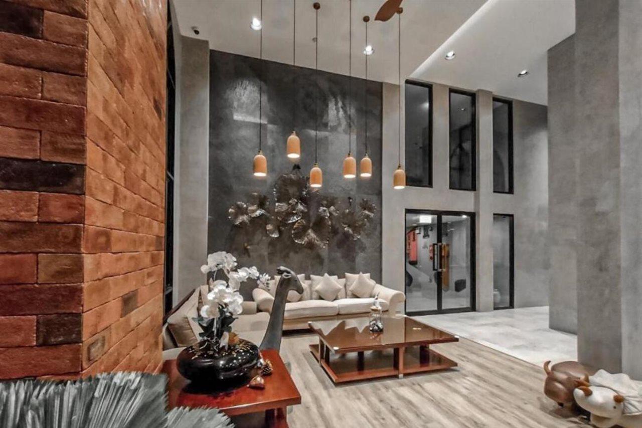 Le Lert Hotel Ratchaburi Bagian luar foto