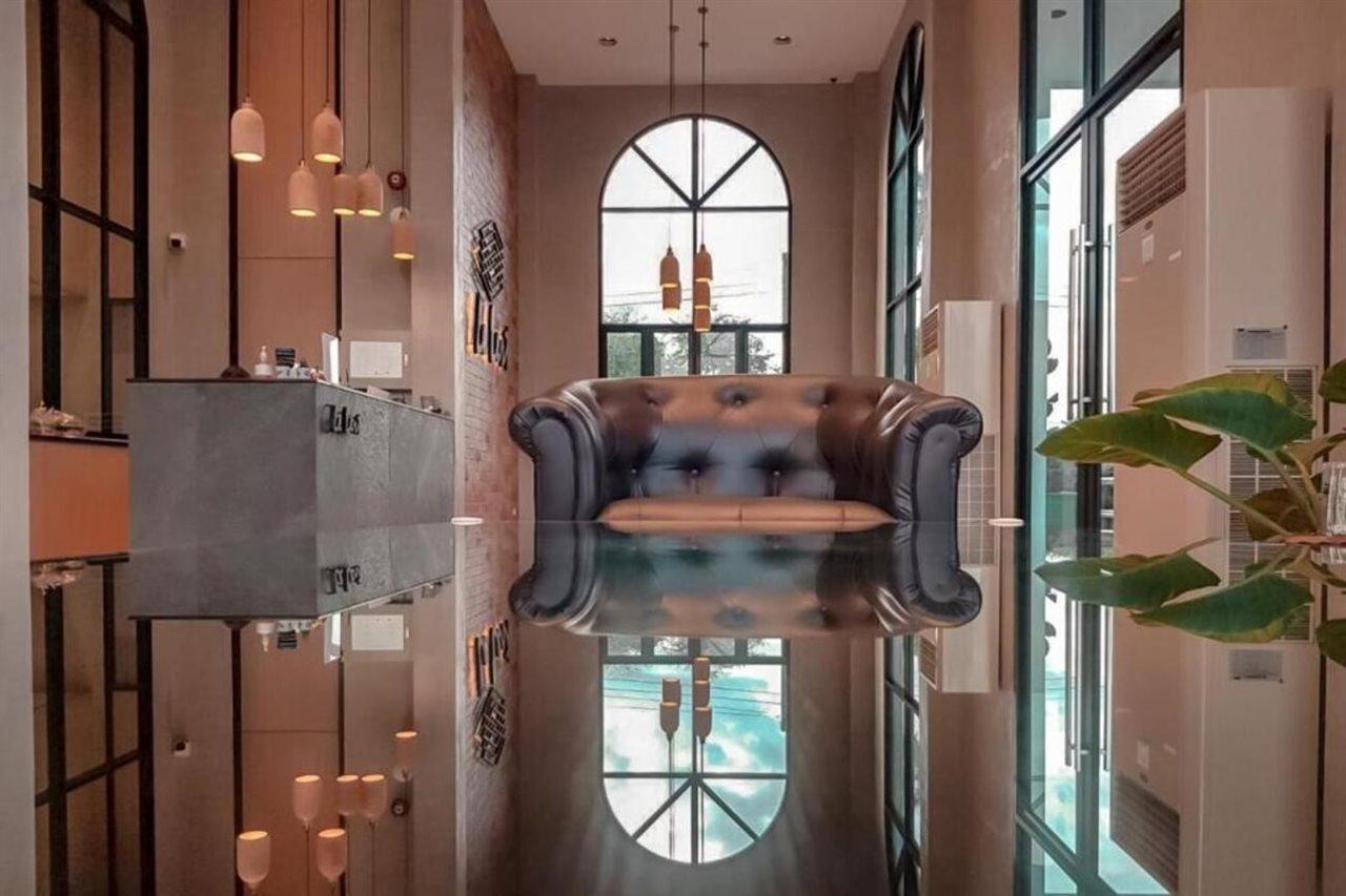 Le Lert Hotel Ratchaburi Bagian luar foto